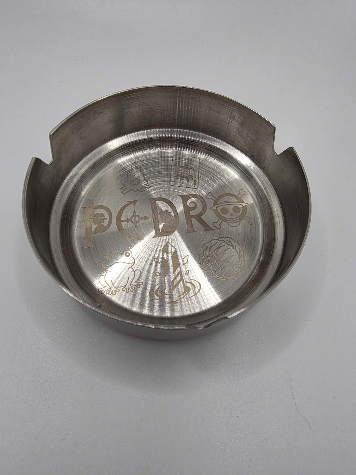 Cinzeiros em aço inox personalizados — fotografia 1